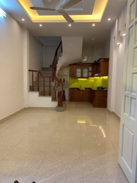 Bán nhà 5 tầng 35m2 ba bước ra công viên Vân Hồ